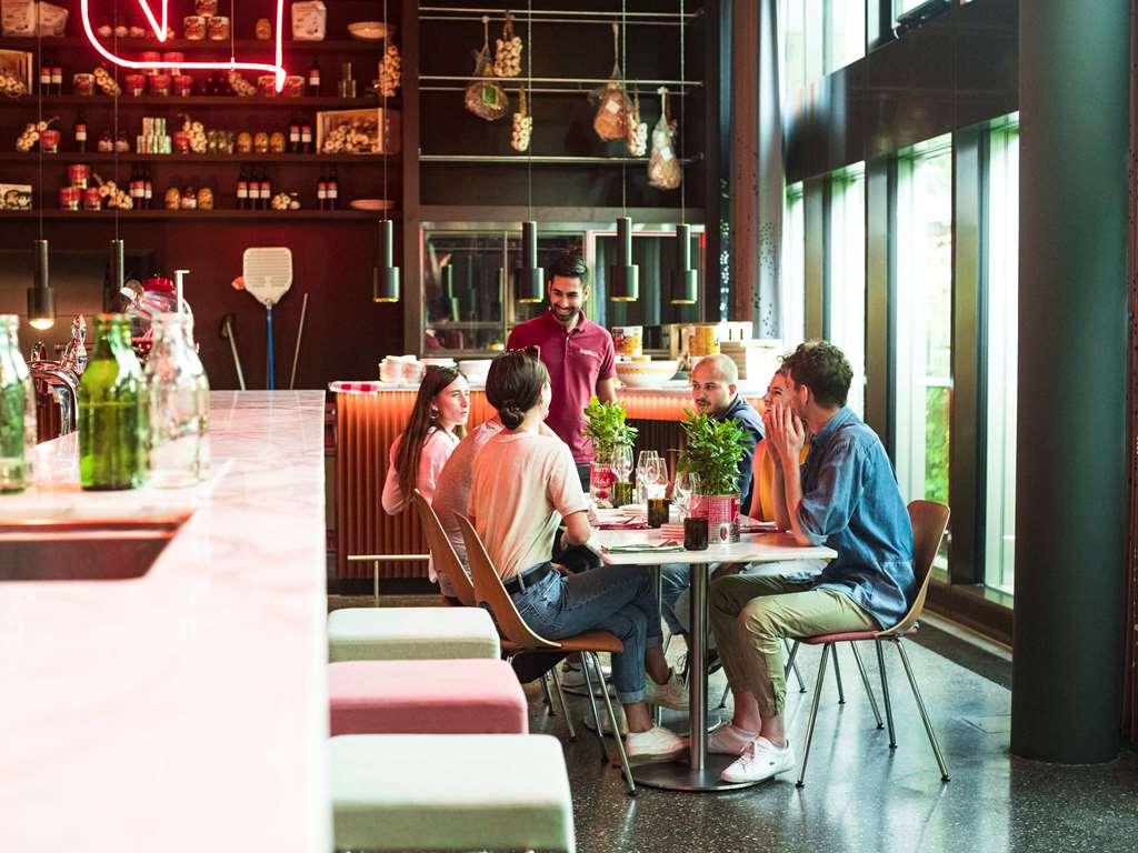 25Hours Hotel Zuerich West Ресторант снимка